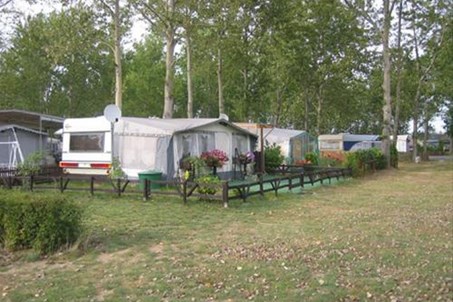 Bildquelle: http://www.camping-ok.de/pages/impressionen/der-campingplatz.php?pic67=3