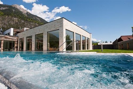 AlpinSPA mit beheiztem Swimmingpool, 500 m² Naturschwimmteich, Hallenbad und Wellness Bereich mit 4 Saunen
