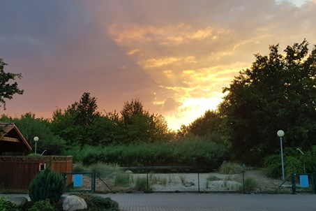 Sonnenuntergang am Naturteich auf unserem Campingpark Fuhrenkamp