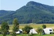 uniek uitzicht vanaf camping op bergrug Broumovske Steny
