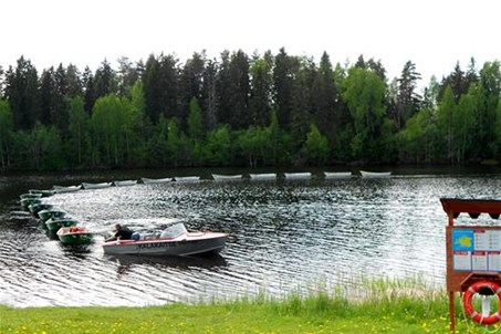 Lake just about 100 m away - boats, canoes, waterwheels, fishing, sauna on the lake, swimming