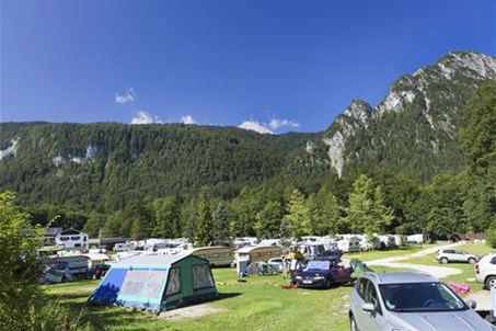 Camping Grafenlehen mit dem Hausberg Grünstein ca. 2 ständige Tour