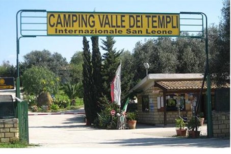 Ingresso Camping Valle dei Templi Internazionale San Leone. 