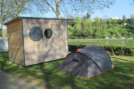  Au bord du Blavet....installez vous avec votre tente , caravane , camping-car.
" le Cube", chambre avec vue sur le Blavet

