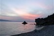 Sonnenuntergang in der Bucht, amStrand des Campingplatzes