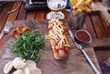Hotdog in der Brasserie am Platz