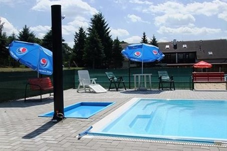Bazén sprcha Hotel a kemp Formule Děčín
