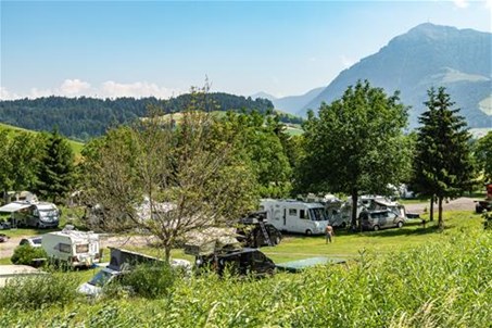 Camping nahe an den Bergen Luzern