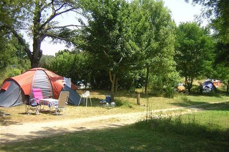 Einige Stellplätze von Camping Domaine Les Angeles