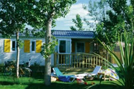 Découvrez également nos cottages et profitez du confort de ces locations aménagées pour le confort des petits et des grands.