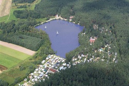 Der Camping Waldsee liegt sehr idyllisch am Waldrand gelegen, mit direkt angrenzendem Waldsee.