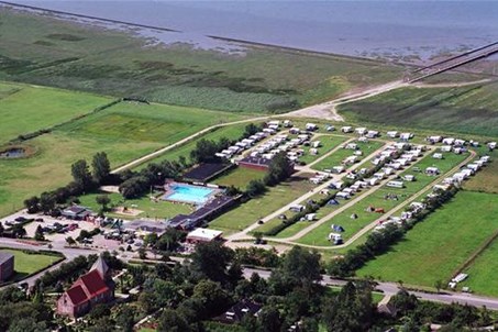 einziger Campingplatz an der Westküste Schleswig-Holsteins ohne Deich.