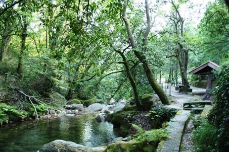 Rio Gerês que atravessa o parque