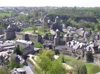© Homepage www.ot-fougeres.fr/infos/CAMPINGFOUGERES.htm